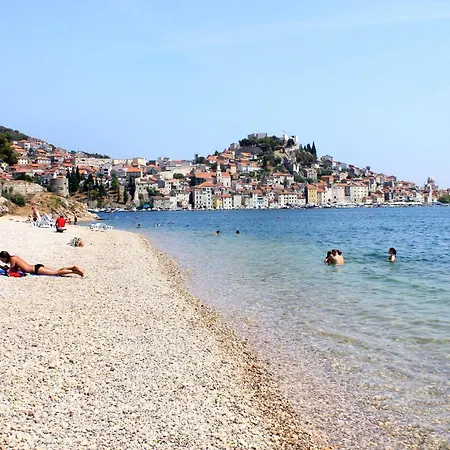 Family-friendly With Swimming Pool - 22457 *