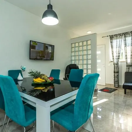 Lejlighed Family-friendly With Swimming Pool - 22457 Šibenik