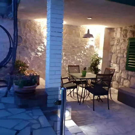 Family-friendly With Swimming Pool - 22457