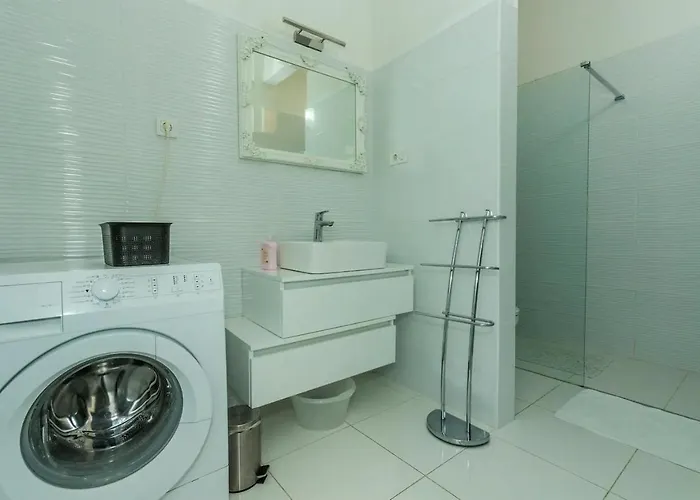 Family-friendly With Swimming Pool - 22457 아파트