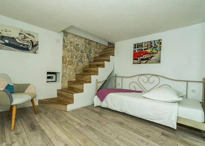 Family-friendly With Swimming Pool - 22457 시베니크