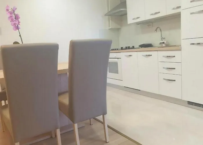 Family-friendly With Swimming Pool - 22457