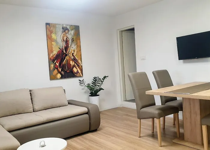 Family-friendly With Swimming Pool - 22457