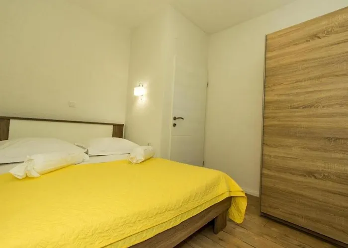 Family-friendly With Swimming Pool - 22457 아파트